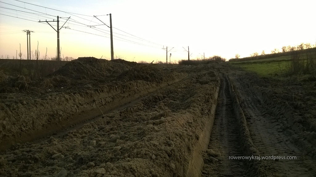 Chceta jeździć pociągiem, to se popchajta trochę rowery 