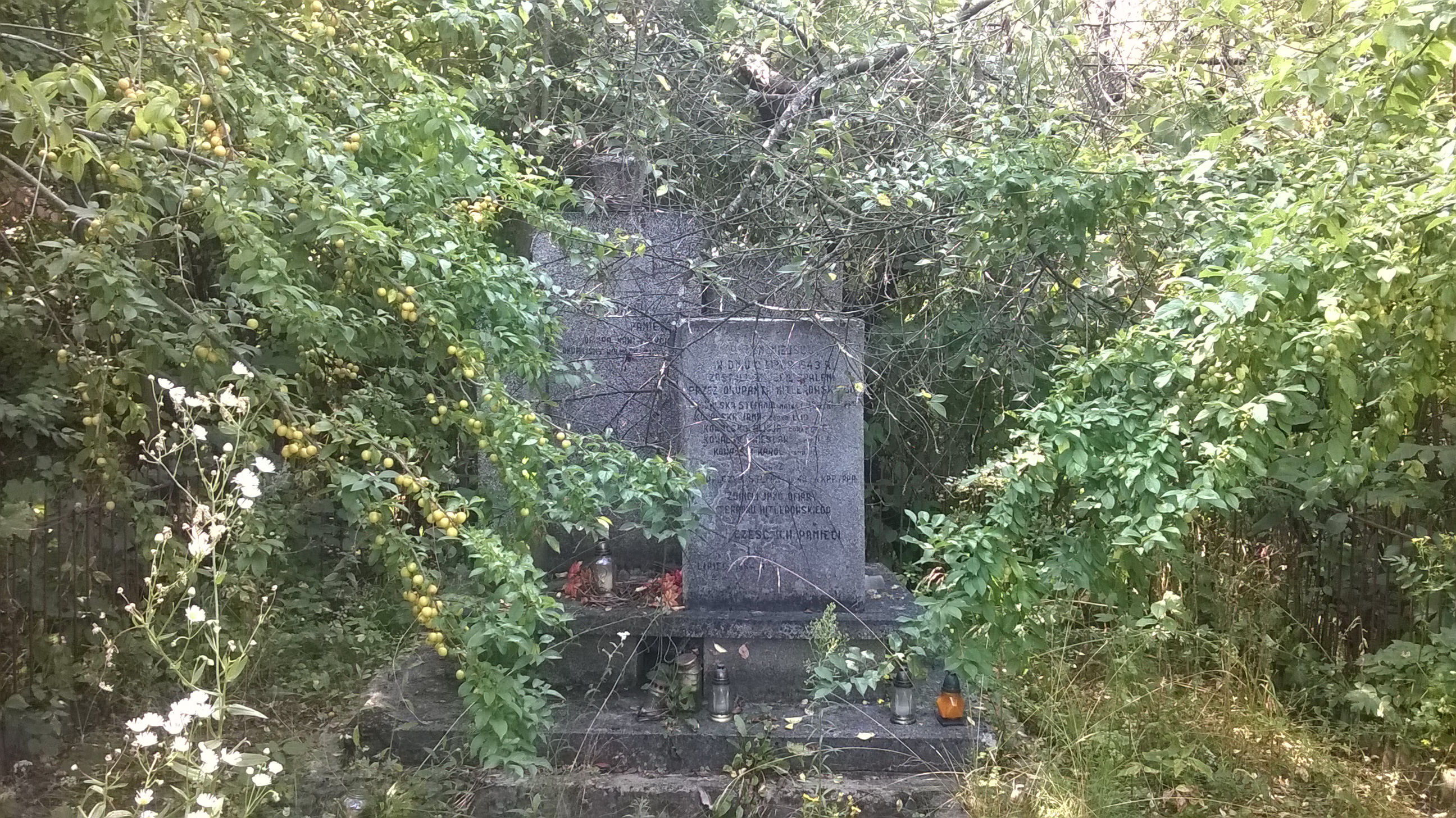 Pomnik pomordowanej rodziny Kowalskich